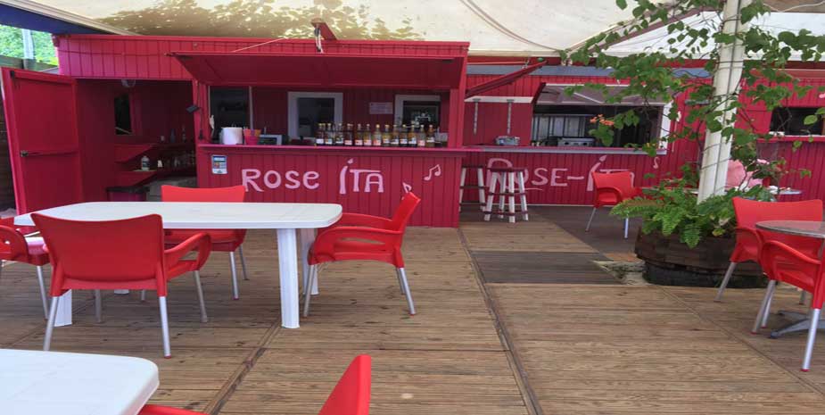 Interieur du restaurant Rose Ita La Desirade